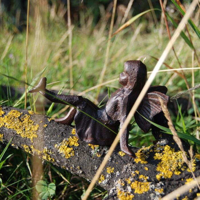 CAST IRON FAIRY SITTING w/BIRD - Image 4