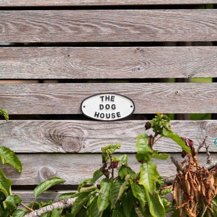 SIGN - THE DOG HOUSE - Image 3