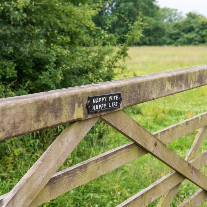 SIGN - HAPPY WIFE - Image 2
