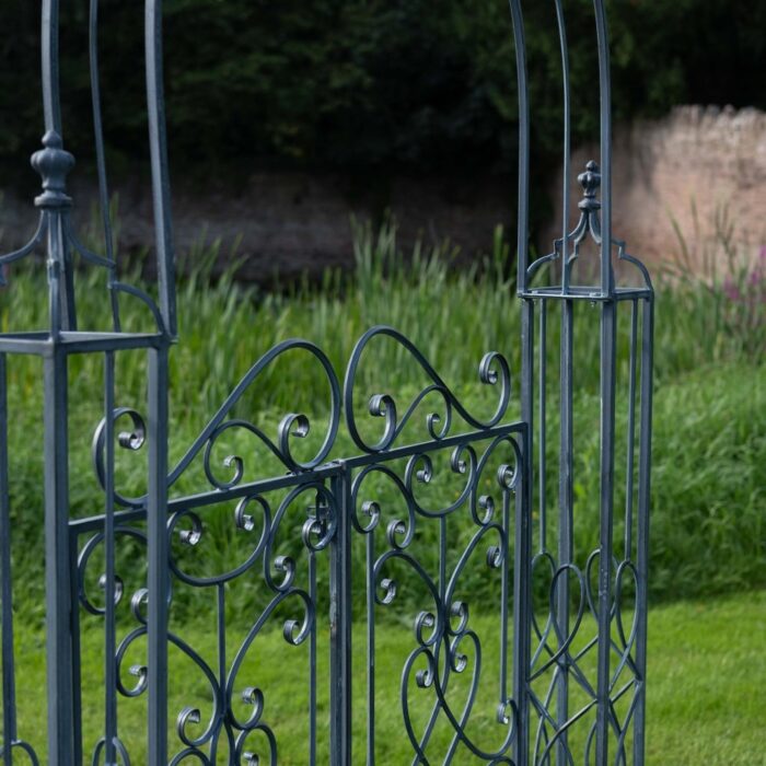 HERITAGE GATES w/ARCH - Image 2