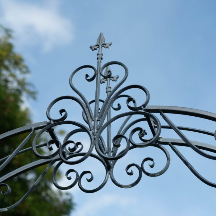 HERITAGE GATES w/ARCH - Image 3