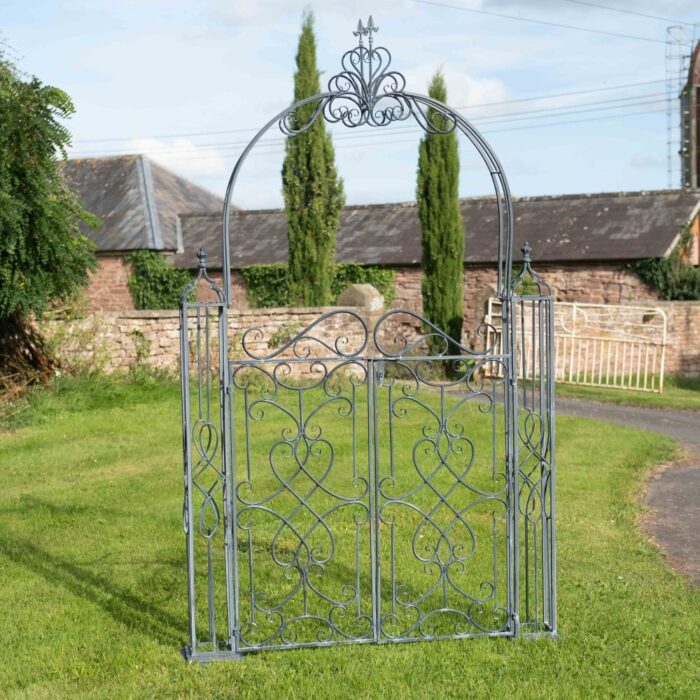 HERITAGE GATES w/ARCH
