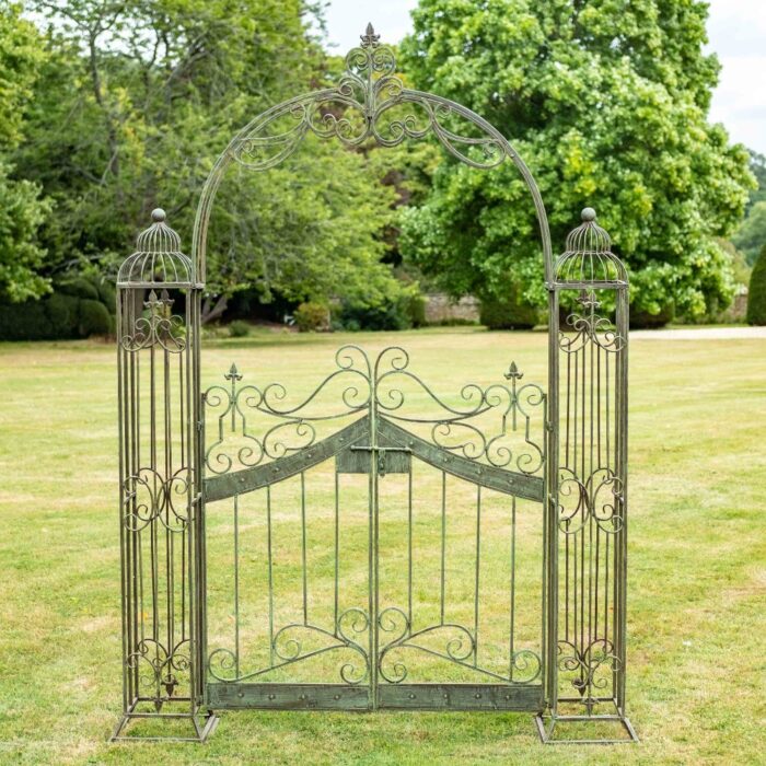 VINTAGE ARCH w/GATES