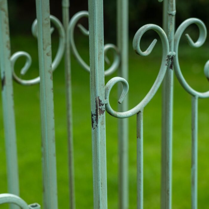 VINTAGE ARCH w/GATES - Image 3