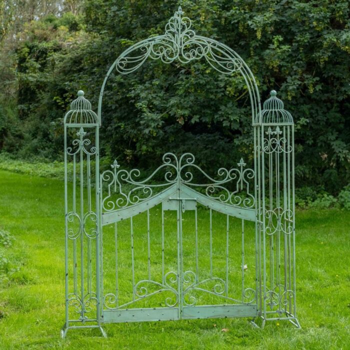 VINTAGE ARCH w/GATES