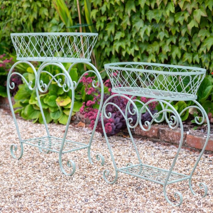 WIRE PLANTER w/STAND (S2)
